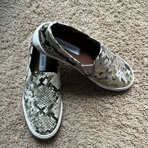 Steve Madden Slip on sneakers